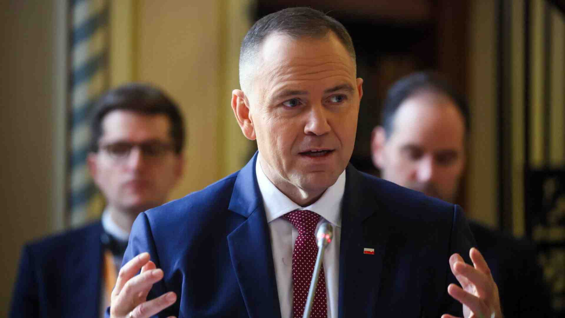 In Polonia Nawrocki fa quello che aveva promesso: bloccare il governo Tusk