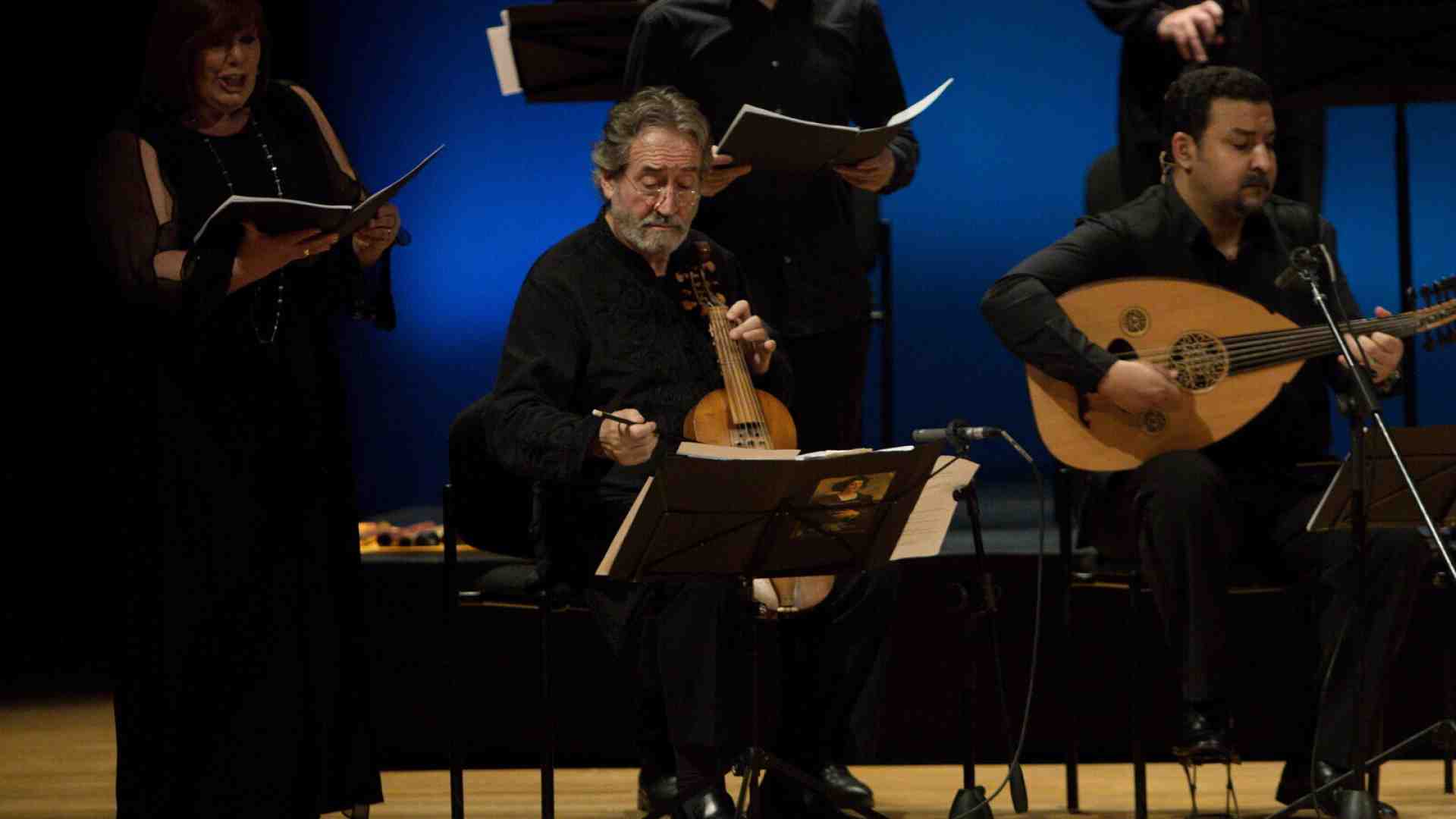 Quei tesori dimenticati e muti, che tornano a risuonare. Conversazione con il maestro Jordi Savall