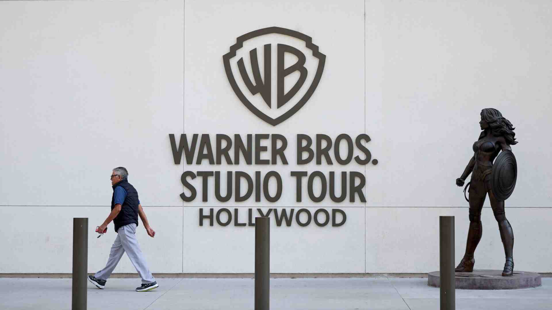 Paramount prova a prendersi Warner Bros. Lo zampino di Kushner