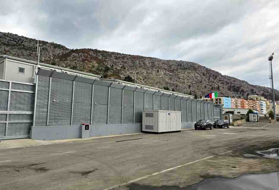 Prima intesa Ue sui paesi sicuri. Piantedosi: "E' una svolta, anche per i centri in Albania"