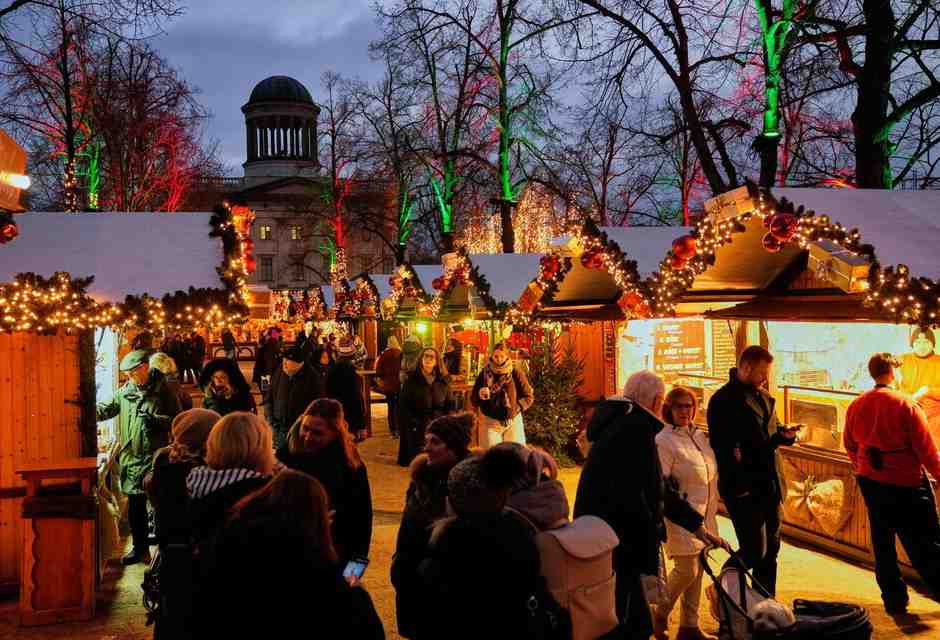 Decorazioni e misure antiterrorismo. In Germania ripartono i mercatini di Natale