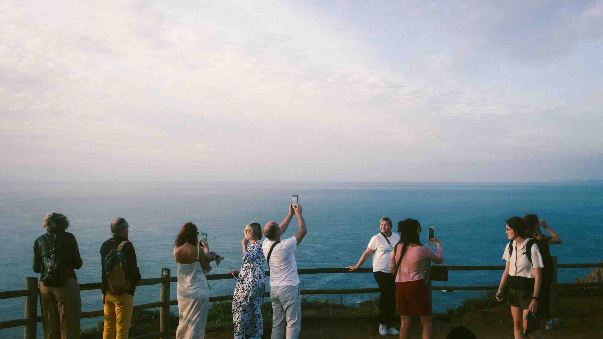 Equipaggiare l’identità nazionale contro l’invasione turistica