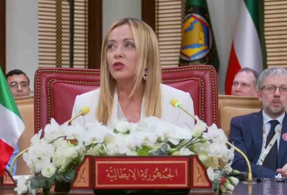 Meloni la volenterosa, con Zelensky, la Ue (e Trump). La trincea di Crosetto contro la propaganda "no Difesa"