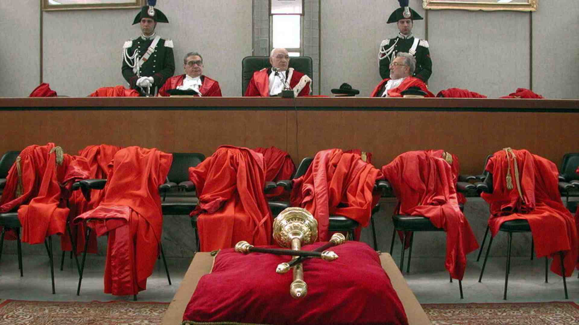 Rafforzare la terzietà dei giudici significa rafforzare la Costituzione