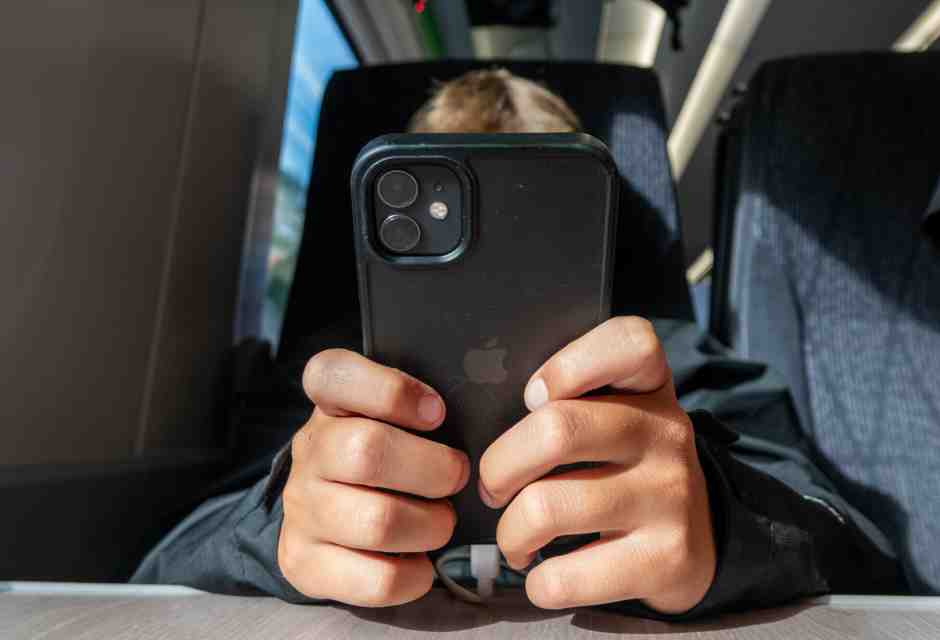 Sì al divieto di social under 16, dice la voce dei presidi Giannelli