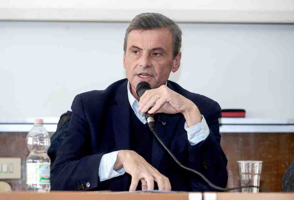 Calenda rilancia la piazza pro Ue e Kyiv. "Il silenzio di Schlein? Sudditanza totale" verso Conte