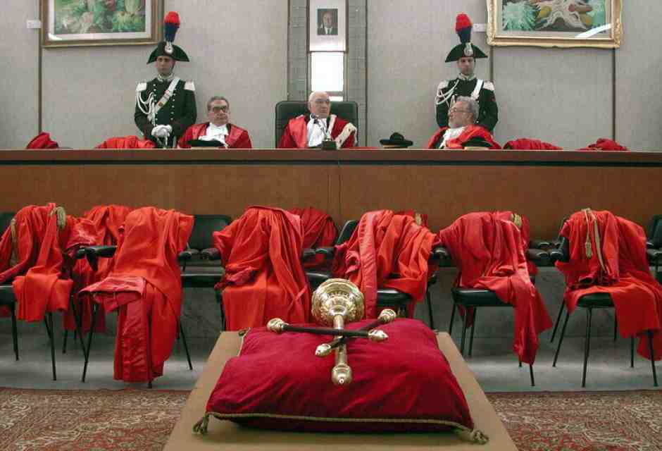 Rafforzare la terzietà dei giudici significa rafforzare la Costituzione