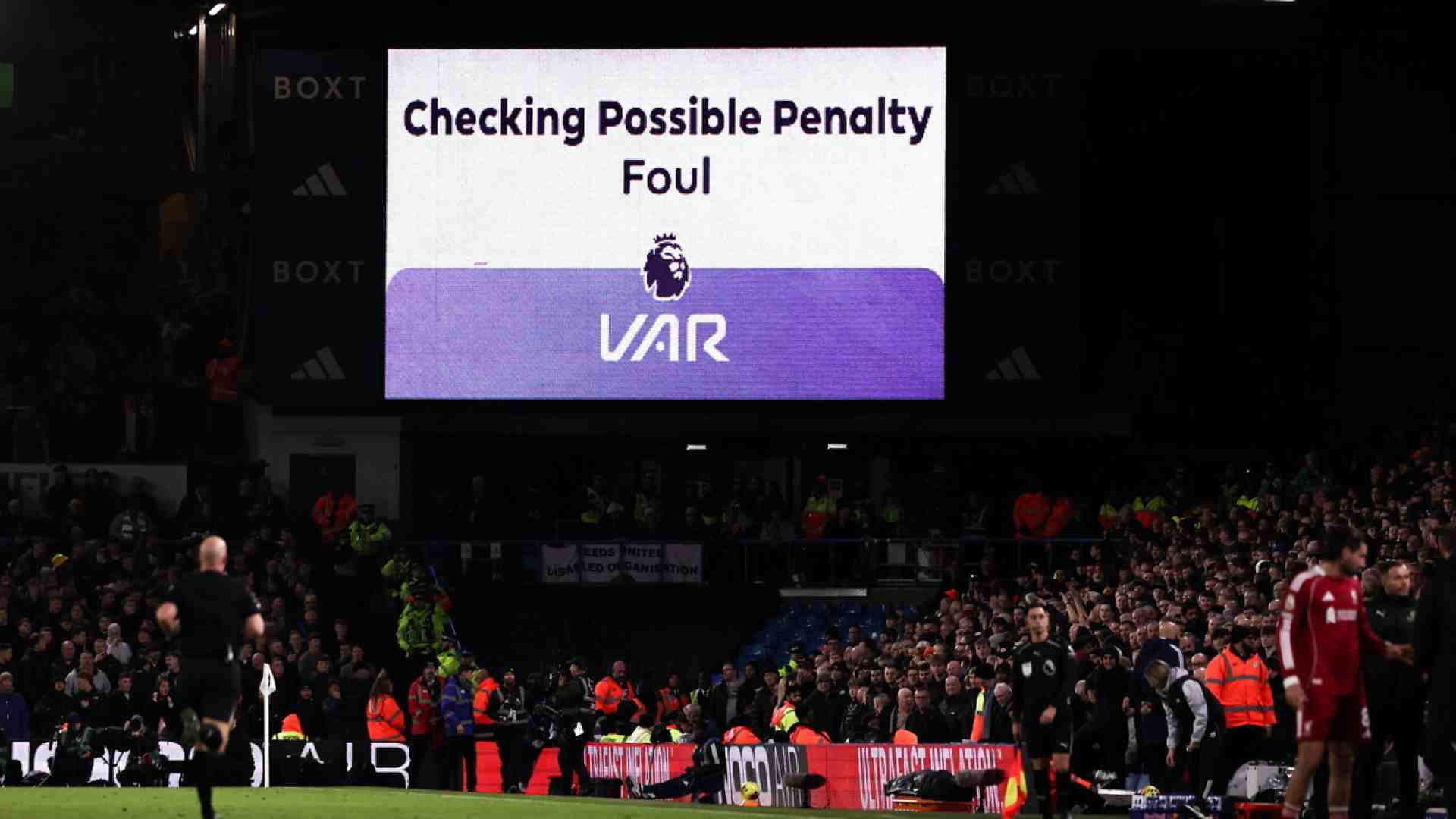 Quella cagata del Var va abolita: i tifosi tornino a esultare e gli arbitri a sbagliare