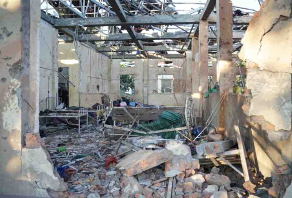La giunta militare birmana bombarda un ospedale nella giornata per i diritti umani