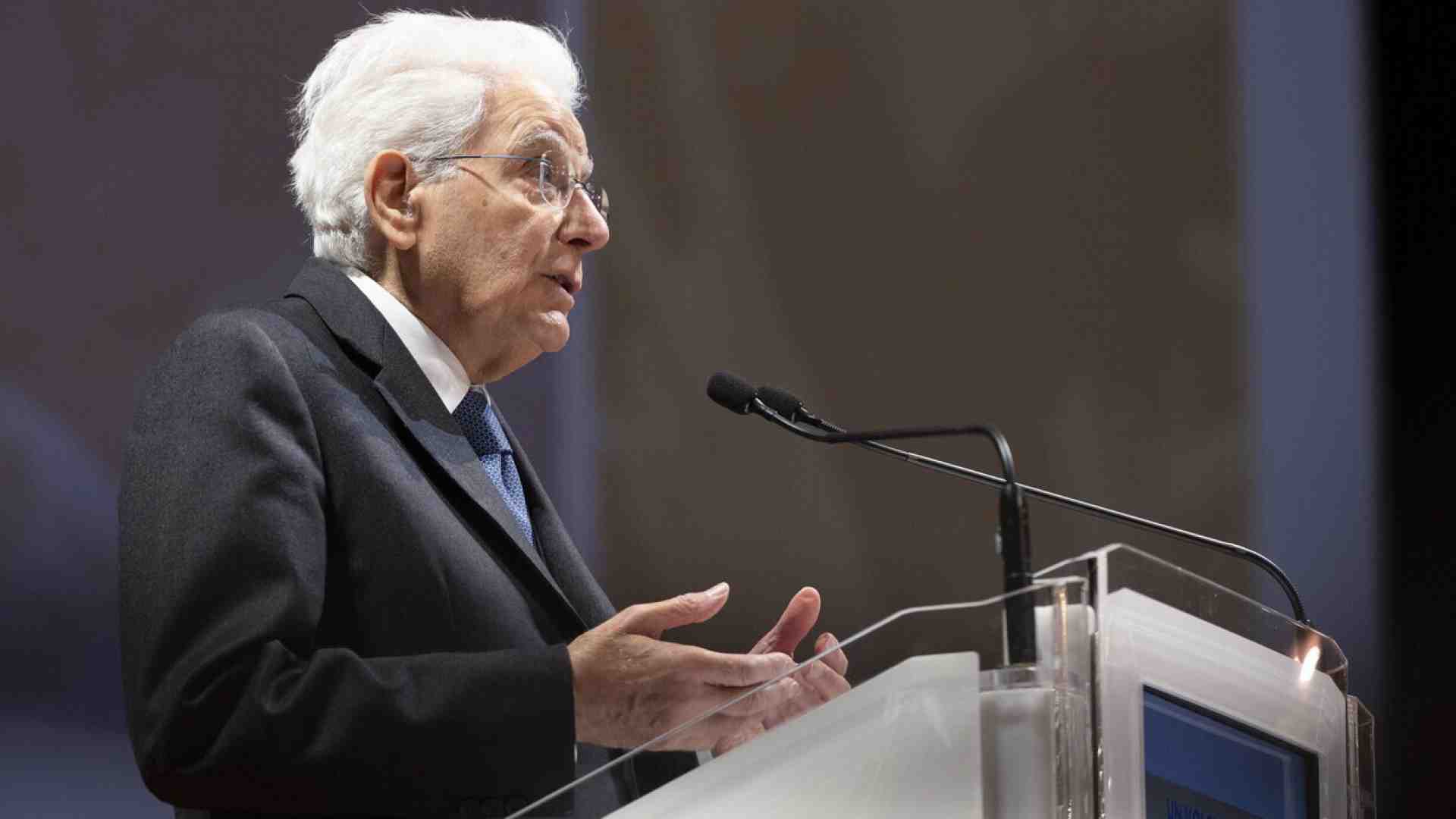 Mattarella: “Insensata la pace evocata da chi impone le proprie condizioni. Italia e Ue al fianco di Kyiv”