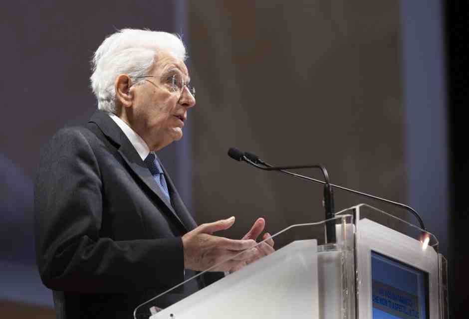 Mattarella: “Insensata la pace evocata da chi impone le proprie condizioni. Italia e Ue al fianco di Kyiv”