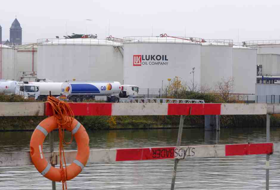 I droni di Kyiv colpiscono dove le sanzioni non arrivano: la flotta ombra