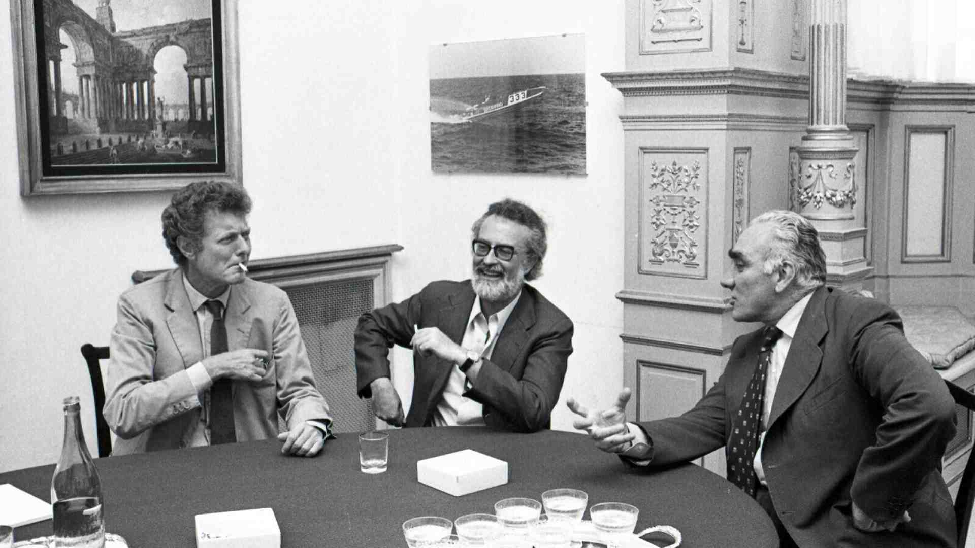 L'impronta di Repubblica. Le ostie di Scalfari, la mansarda di Caracciolo. I ricordi di Luigi Zanda: "Elkann la sfregia"