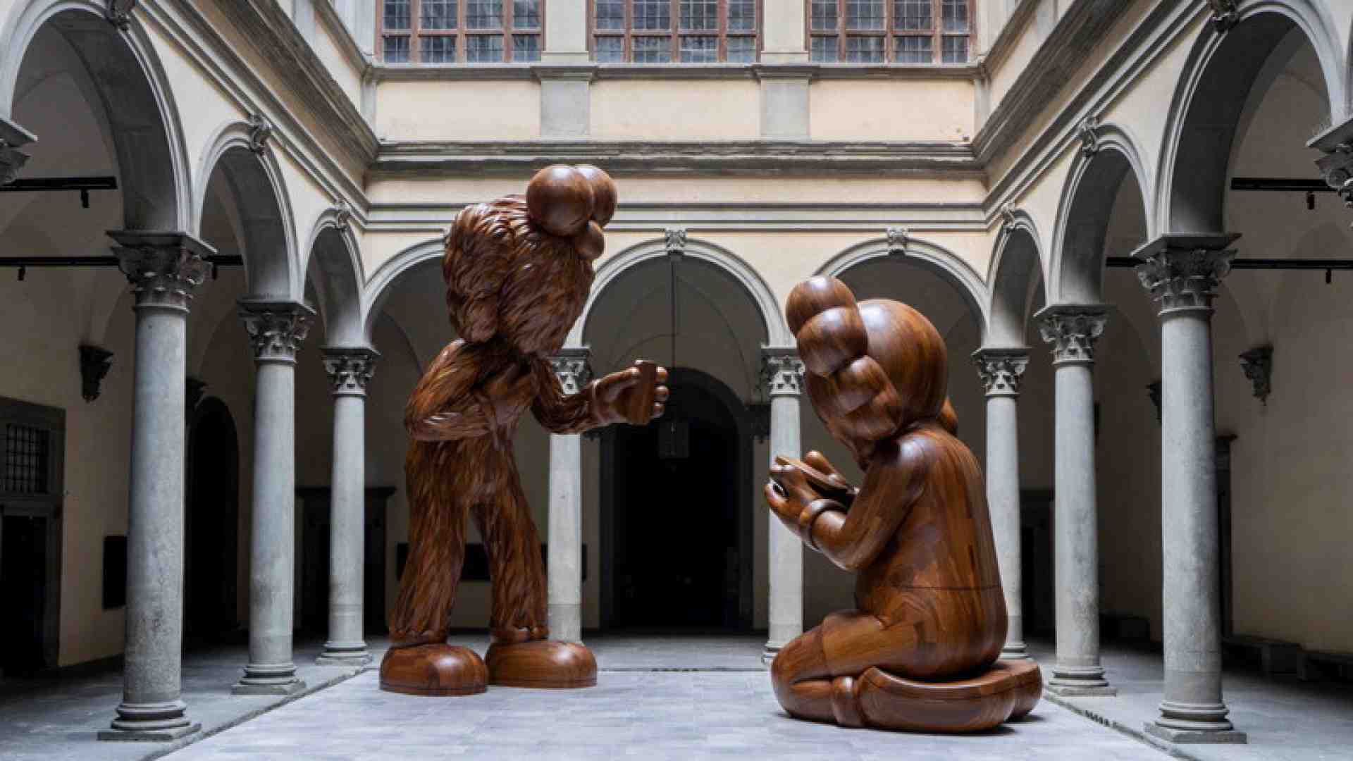 Che arte del Kaws. A Palazzo Strozzi l’americano dialoga con Beato Angelico
