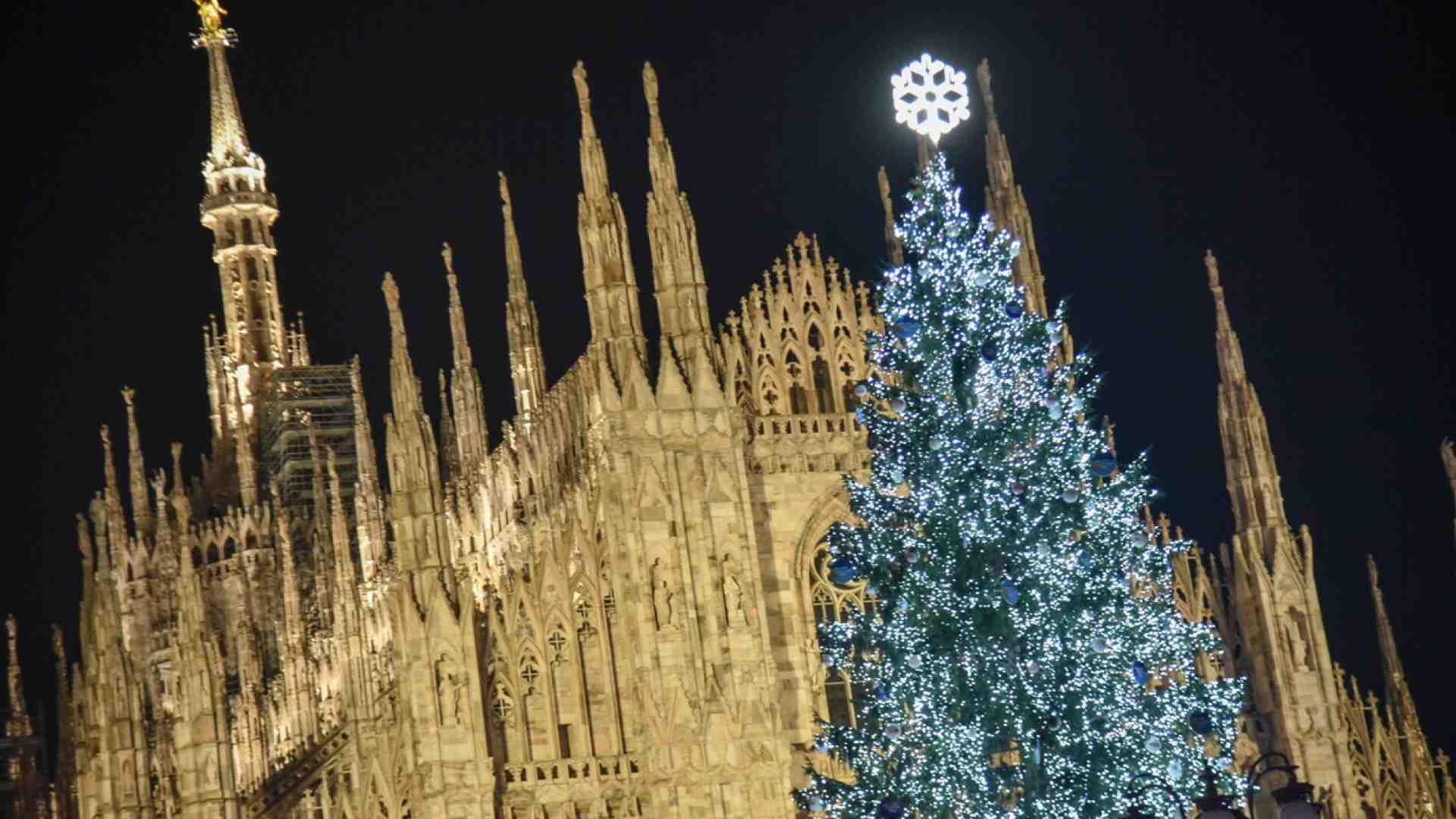 Dai panettoni alle Olimpiadi, la grande abbuffata dei consumi promette crescita