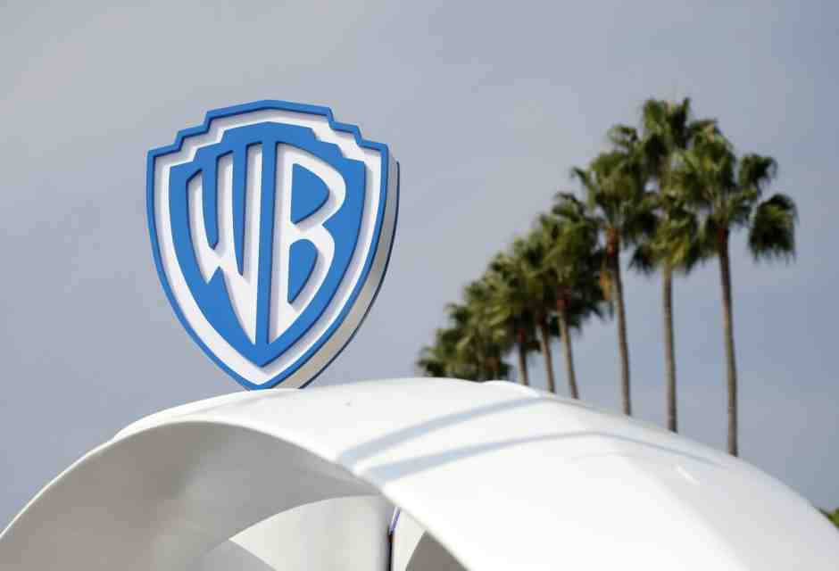 La conquista della Warner Bros. Il gioco grande su Hollywood