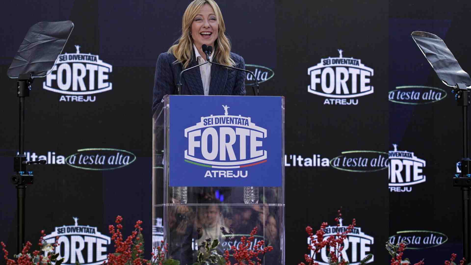 Meloni ad Atreju: "La pace si fa con la deterrenza. Sosterremo Kyiv. Schlein? Scappa chi non ha contenuti"