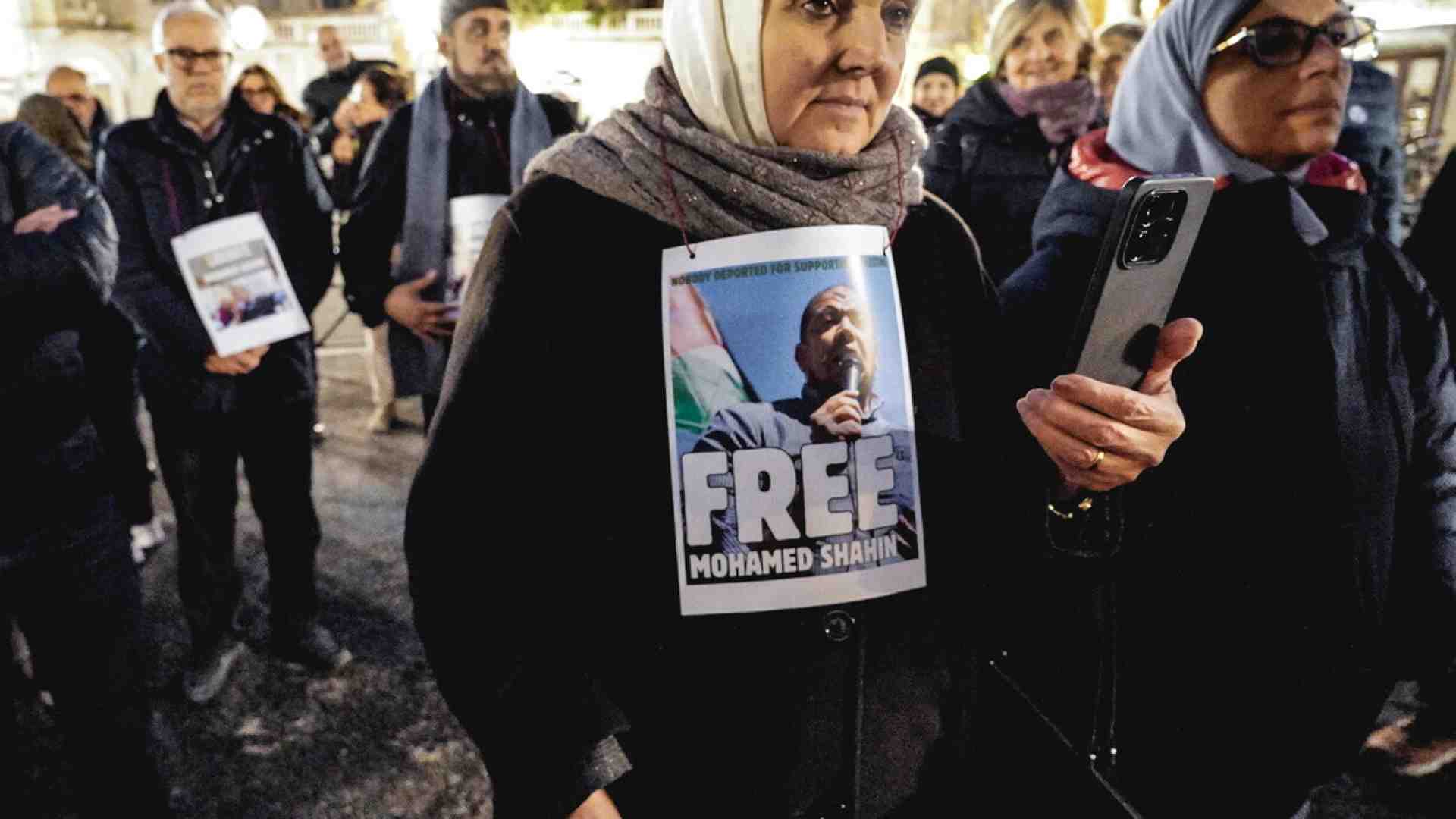 Liberato l’imam di Torino Shahin. Meloni: “Come difendiamo la sicurezza se i giudici annullano tutto?”