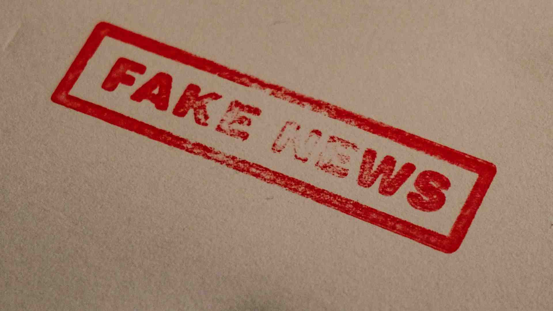 C'è scienza anche dietro la disinformazione. Ecco la sua origine biologica e sociale