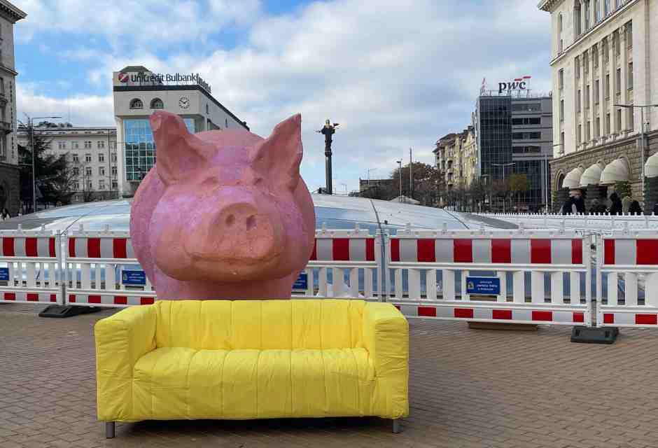 Sofia contro i maiali