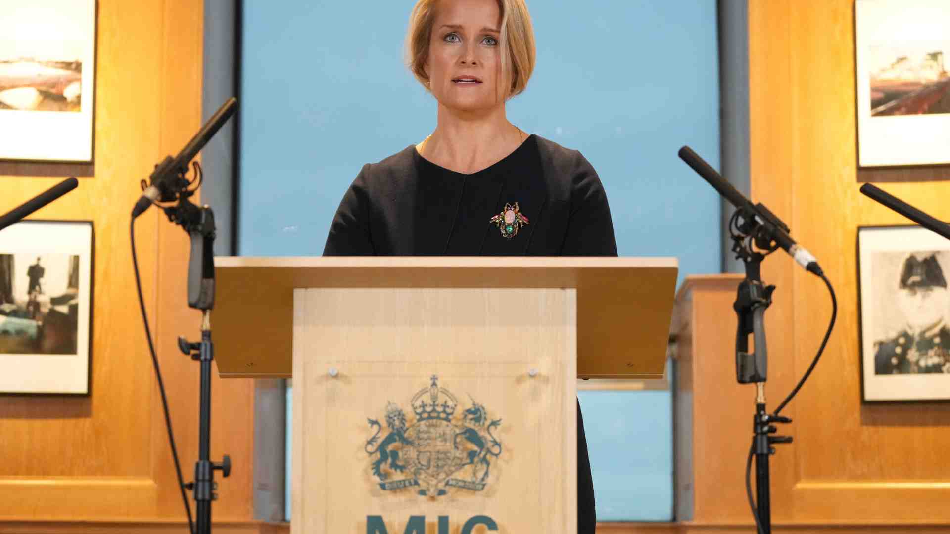 Il fronte di guerra è ovunque, dice la nuova direttrice dell’MI6, ma con i valori e l’abilità umana si possono sconfiggere