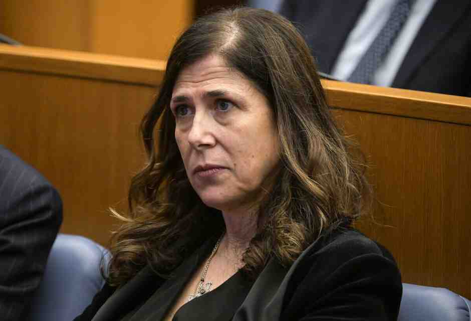 La triste parabola di Todde. Dalle armi alle rinnovabili: batoste per la presidente M5s che era un modello per Schlein & Co