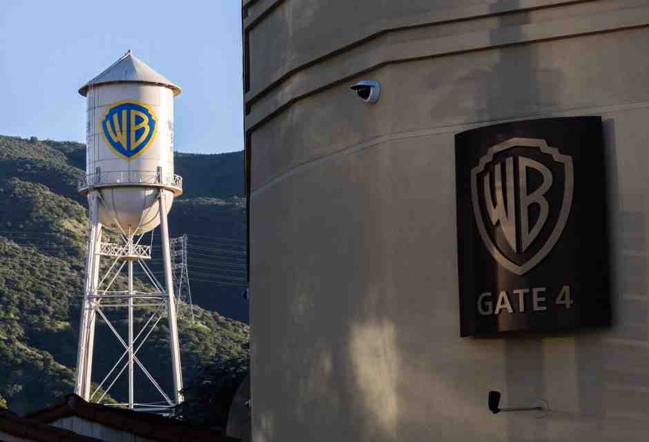 Tutto quello che c’è da sapere sulla battaglia per Warner Bros