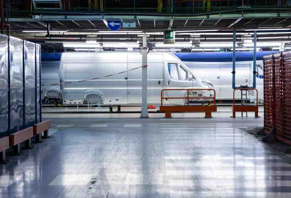 Dall’Ue una boccata d’aria per l’automotive, ma molti settori chiudono un brutto 2025