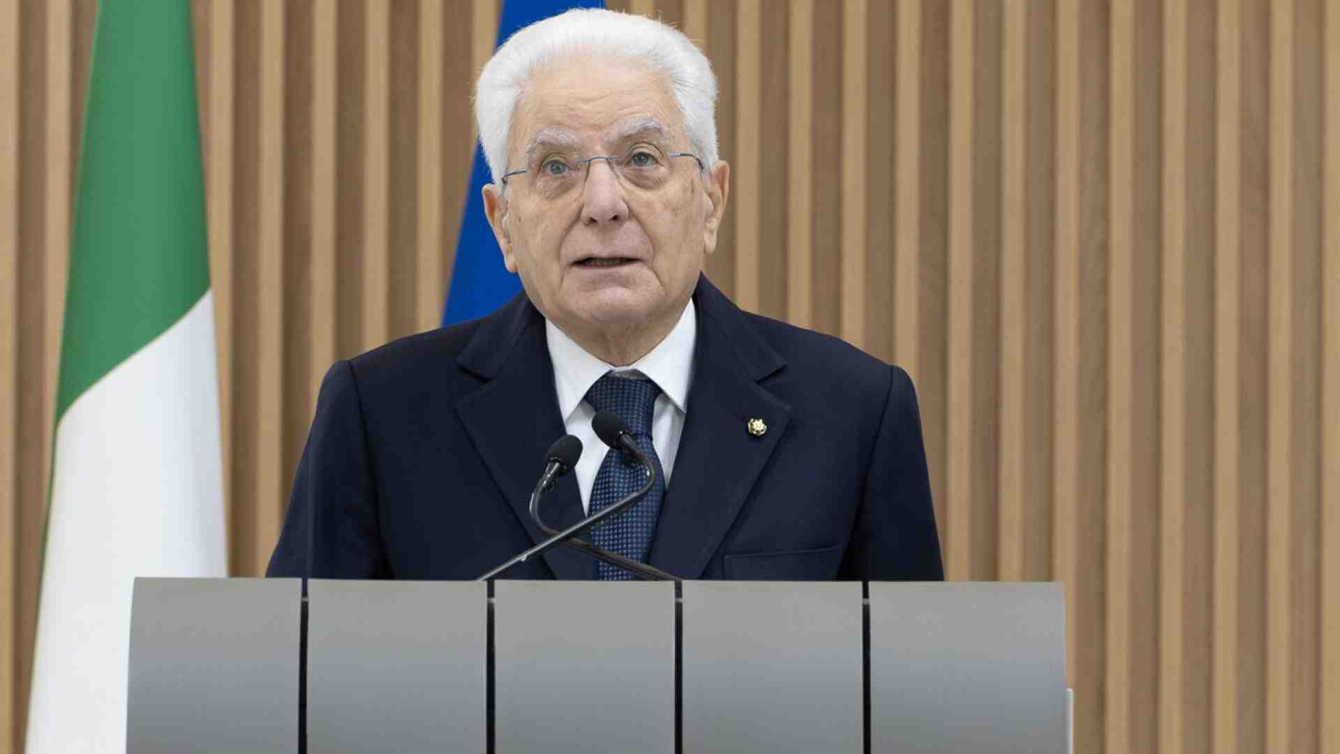 Mattarella: "I droni seminano preoccupazione in Europa"