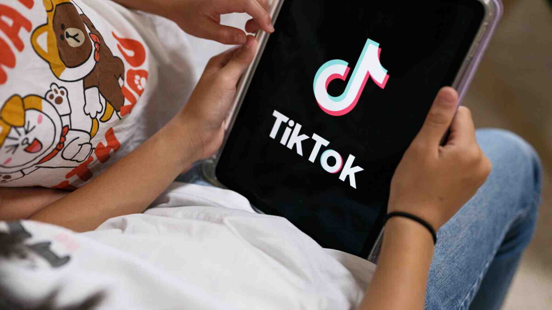 TikTok cede la divisione negli Stati Uniti. Accordo da 14 miliardi per evitare il bando