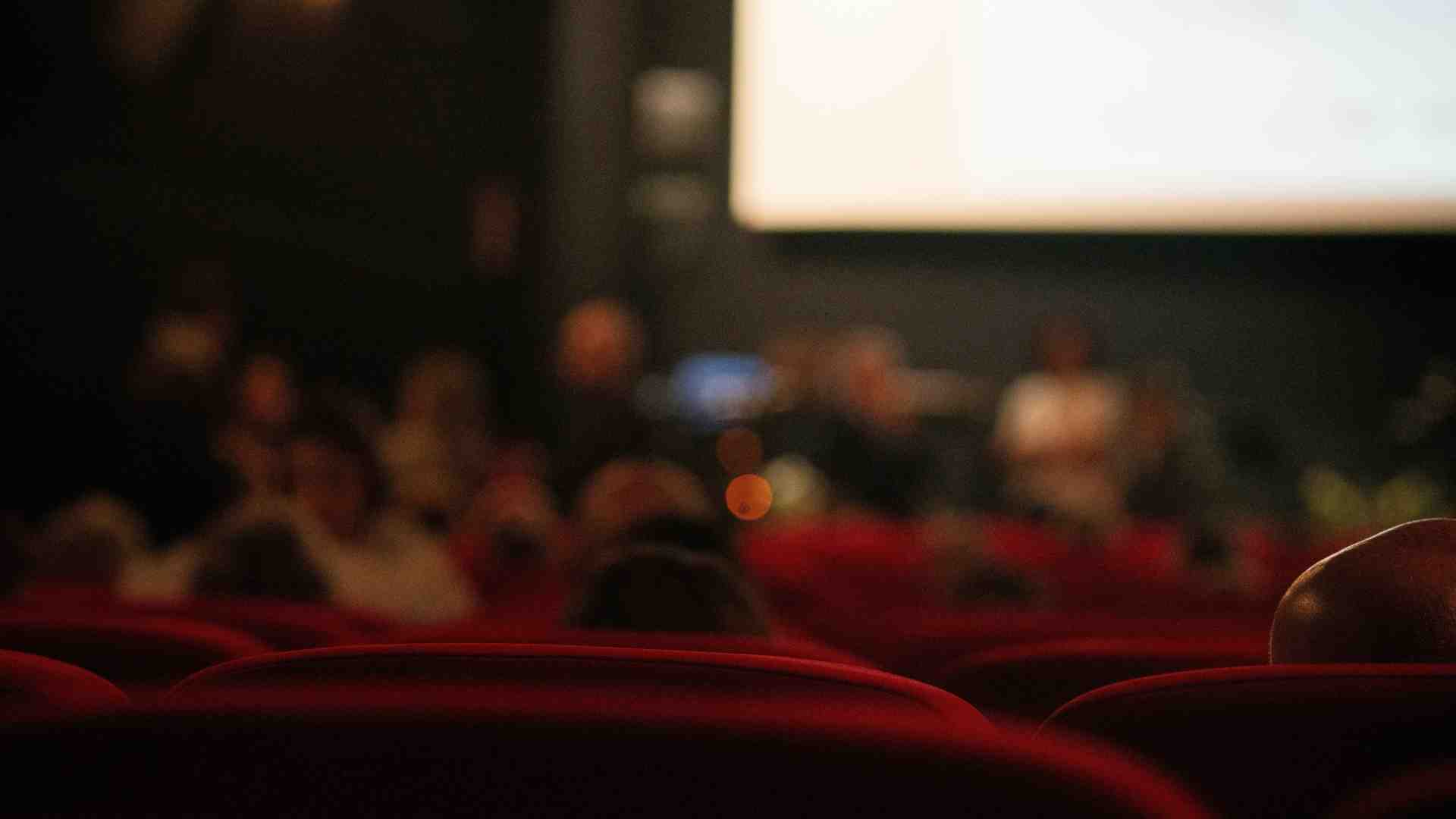 La volgarità dei buoni propositi di Natale e le città di pianura