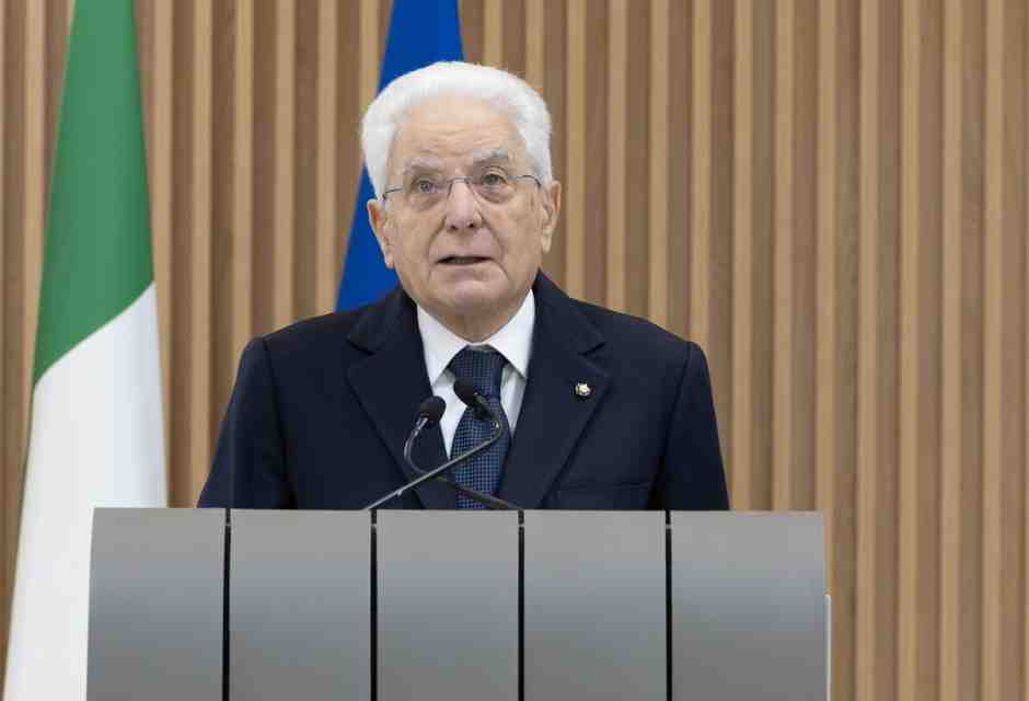Mattarella: "I droni seminano preoccupazione in Europa"