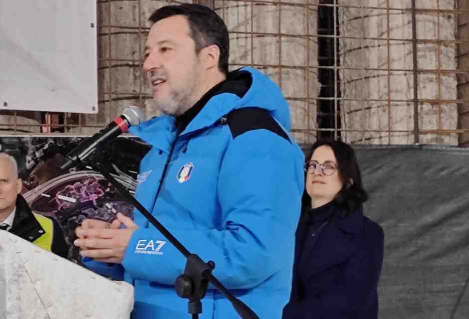 Le mire di Salvini. “Potrei tornare al Viminale”. E “snobba” Piantedosi su Askatasuna