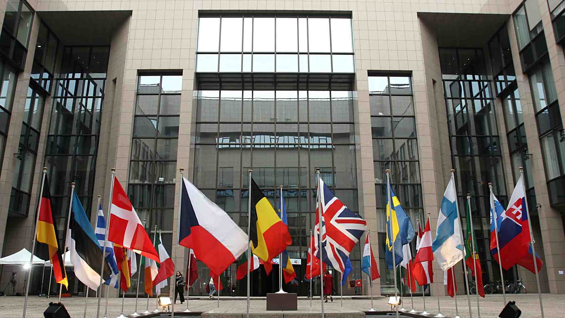 Le regole “stupide” che hanno fatto l’Europa intelligente