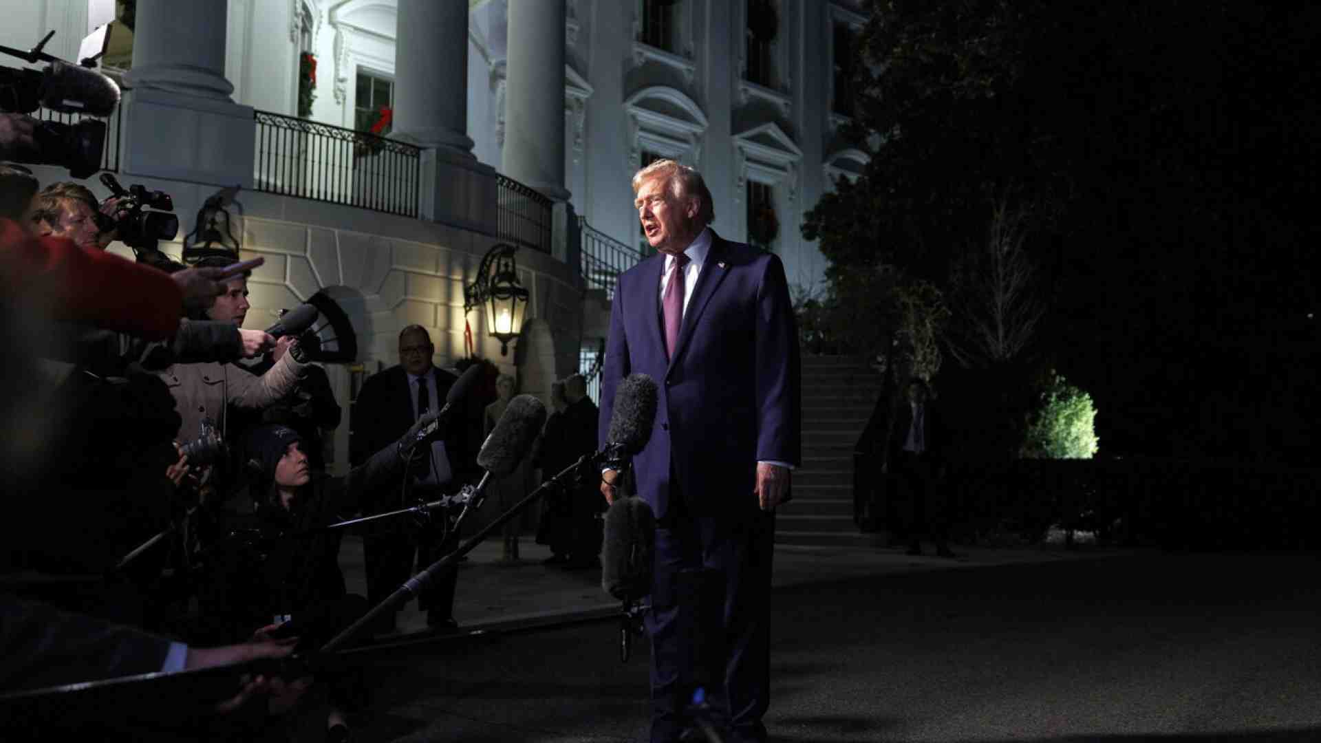 Trump usa la sua megalomania per smarcarsi dal caso Epstein