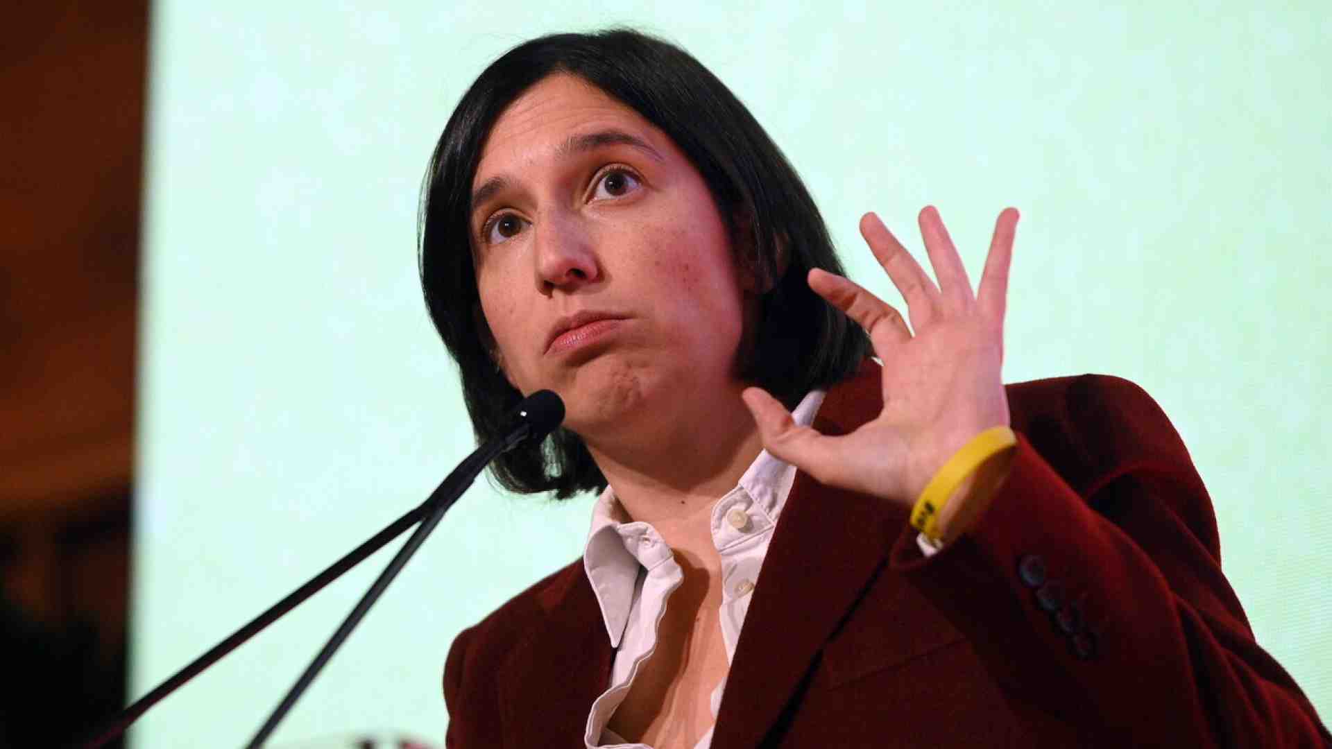 Schlein manda messaggi contraddittori sul Congresso e teme la visibilità di Salis