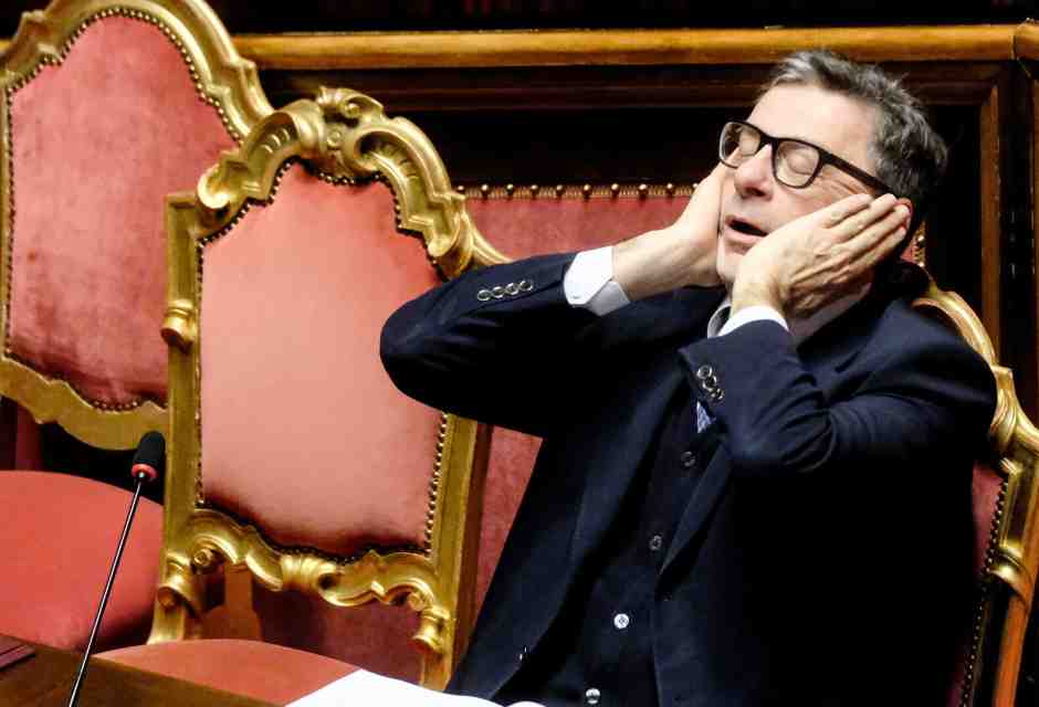 Manovra con scossone. Romeo: "FdI non rompa i c...". Giorgetti, assediato da Salvini, blinda i vertici del Mef