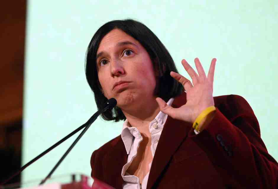 Schlein manda messaggi contraddittori sul Congresso e teme la visibilità di Salis