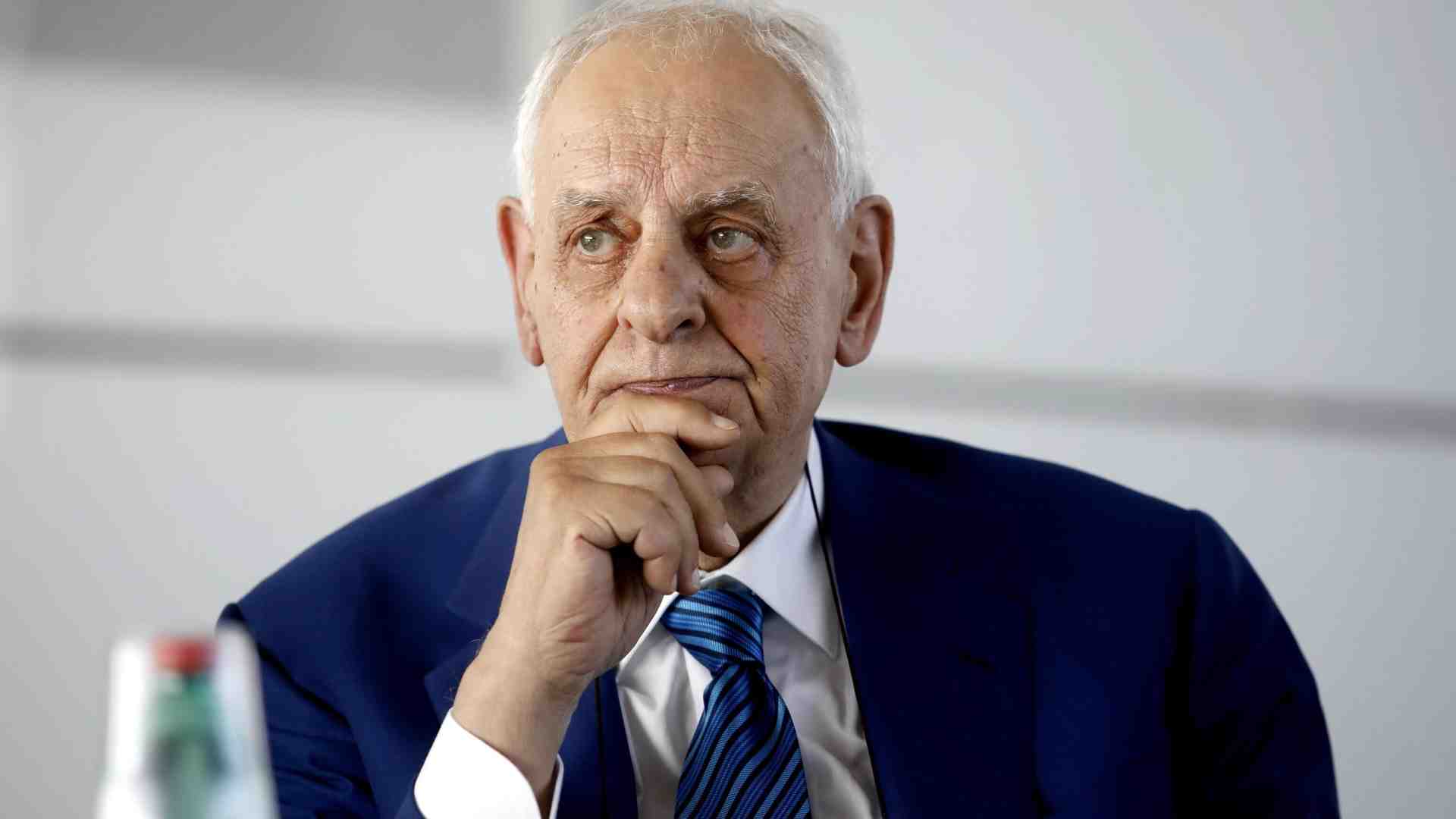 Pera contro Mattarella: "Ha avocato la politica estera. Mai visto. E’ un anomalia”