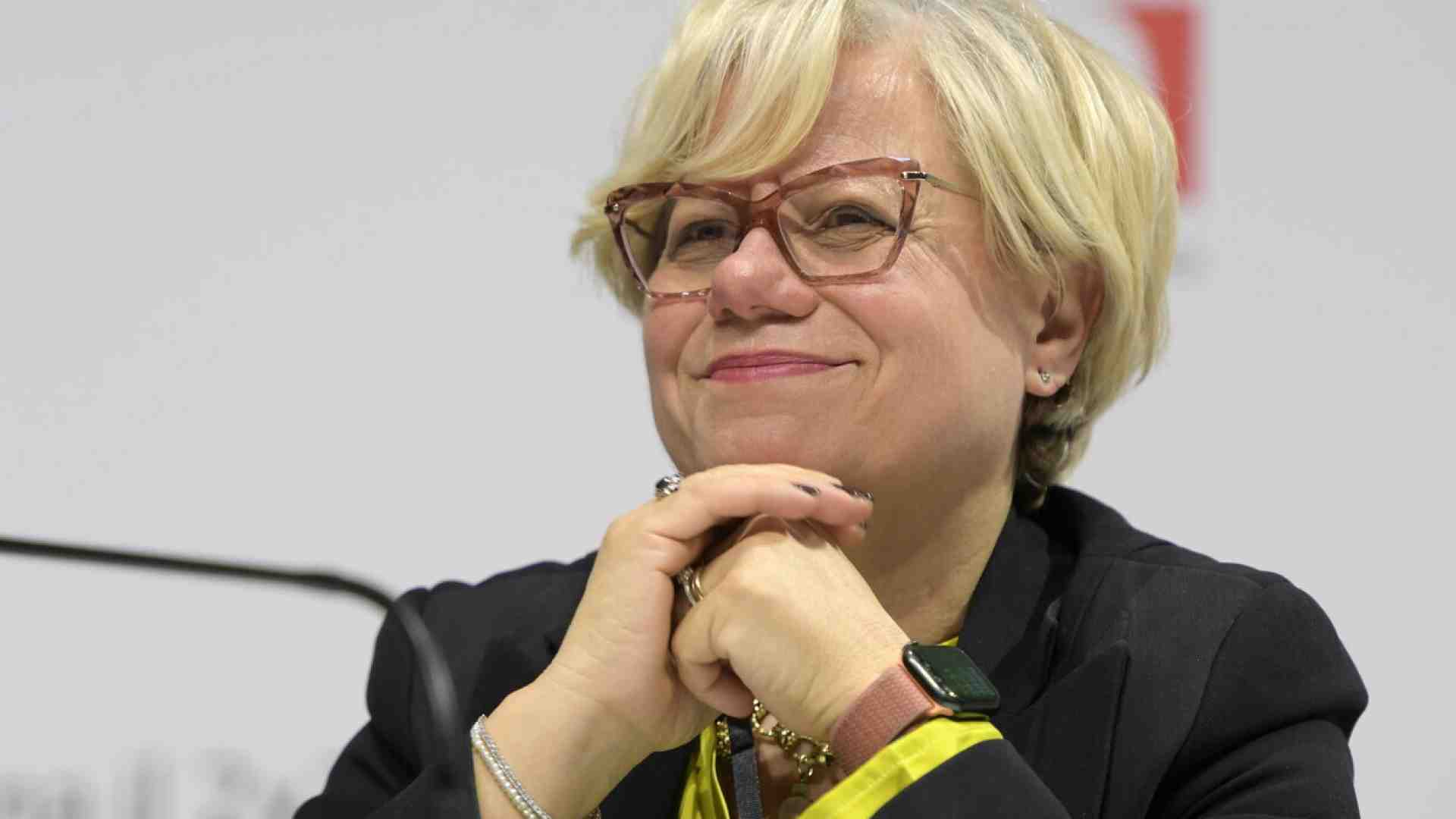 Il Pd in Puglia vara il salario minimo sugli appalti. Ma i portieri della regione prendono molto meno