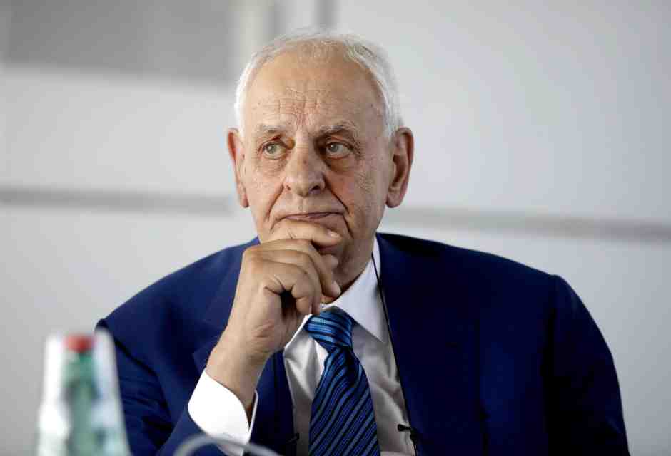 Pera contro Mattarella: "Ha avocato la politica estera. Mai visto. E’ un anomalia”