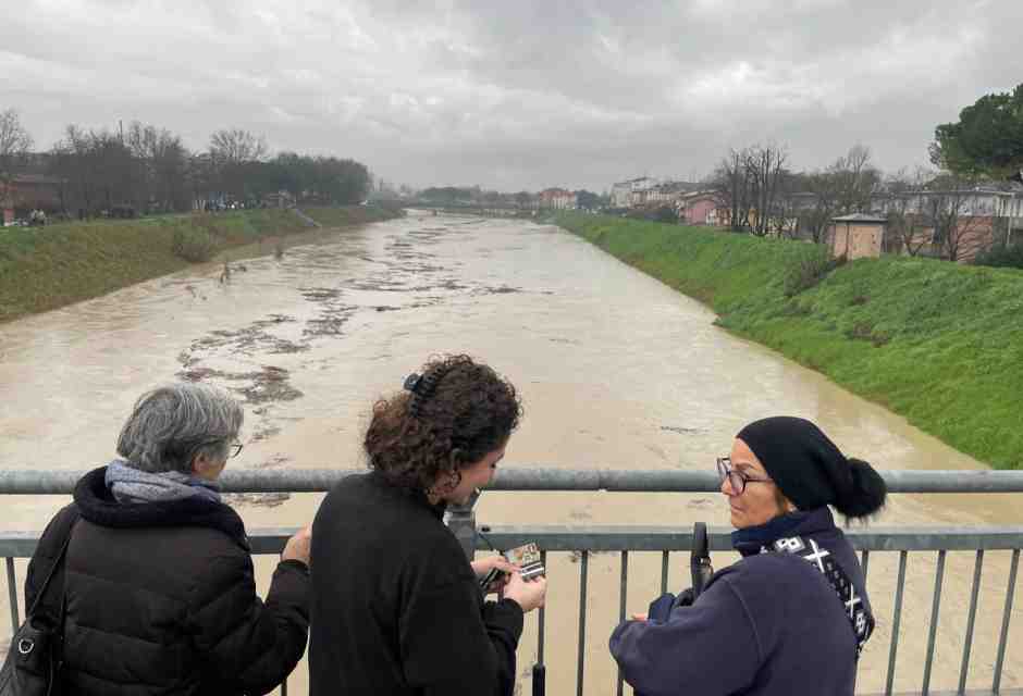Maltempo in Emilia-Romagna: evacuazioni per fiumi in piena nel Ravennate, ma l'allerta scende