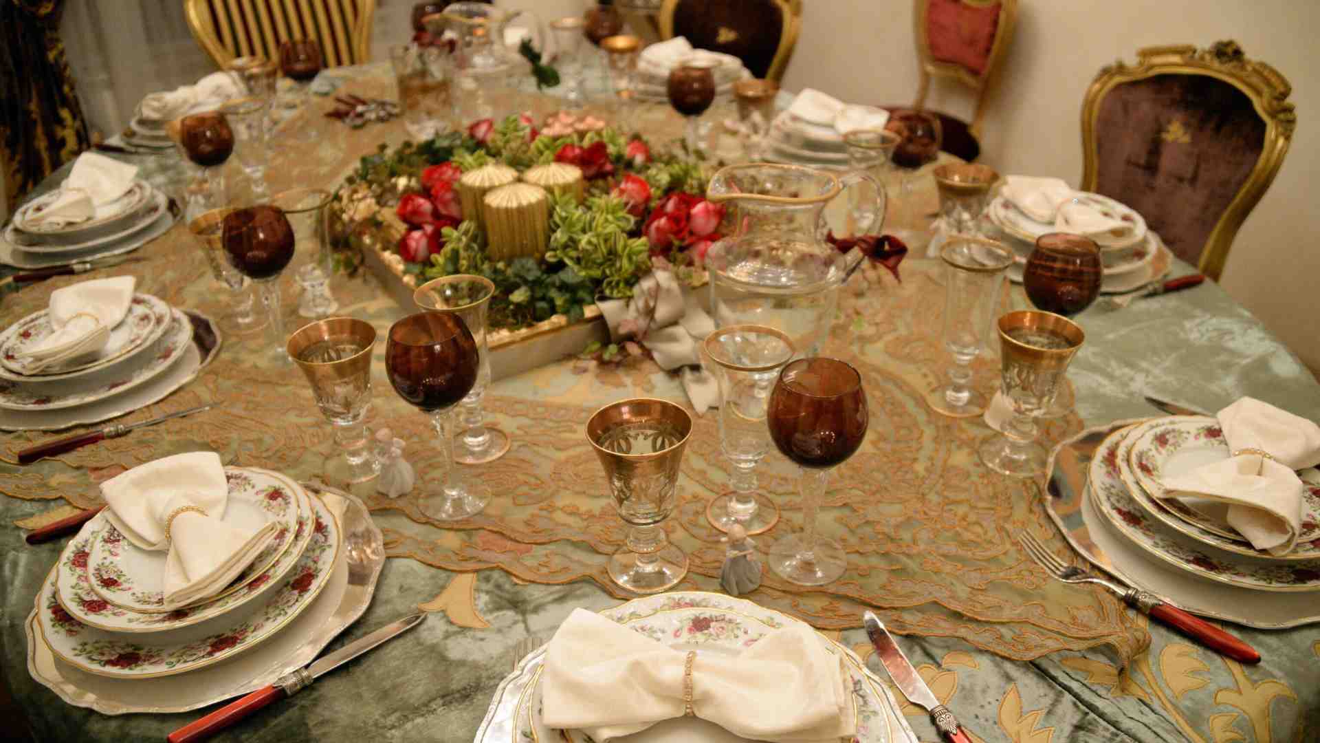 Noci d’inganno. Riflessioni sul cibo davanti alla tavola imbandita