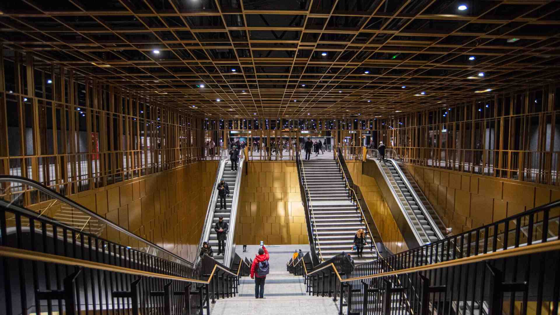 Viaggio al termine della linea C, fermata Colosseo. Reportage