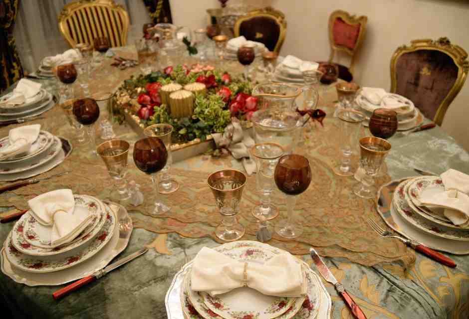 Noci d’inganno. Riflessioni sul cibo davanti alla tavola imbandita