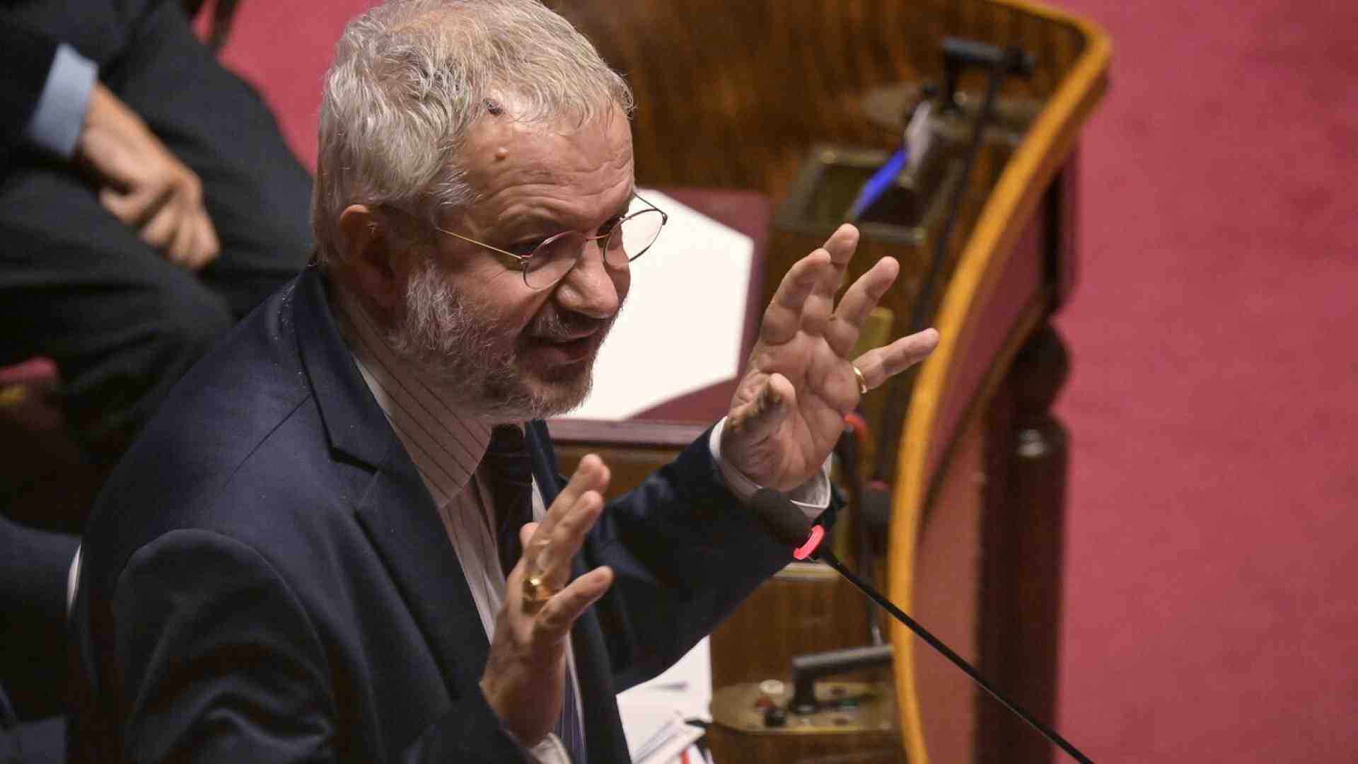 Borghi (Lega): "Non voterò il decreto Ucraina"