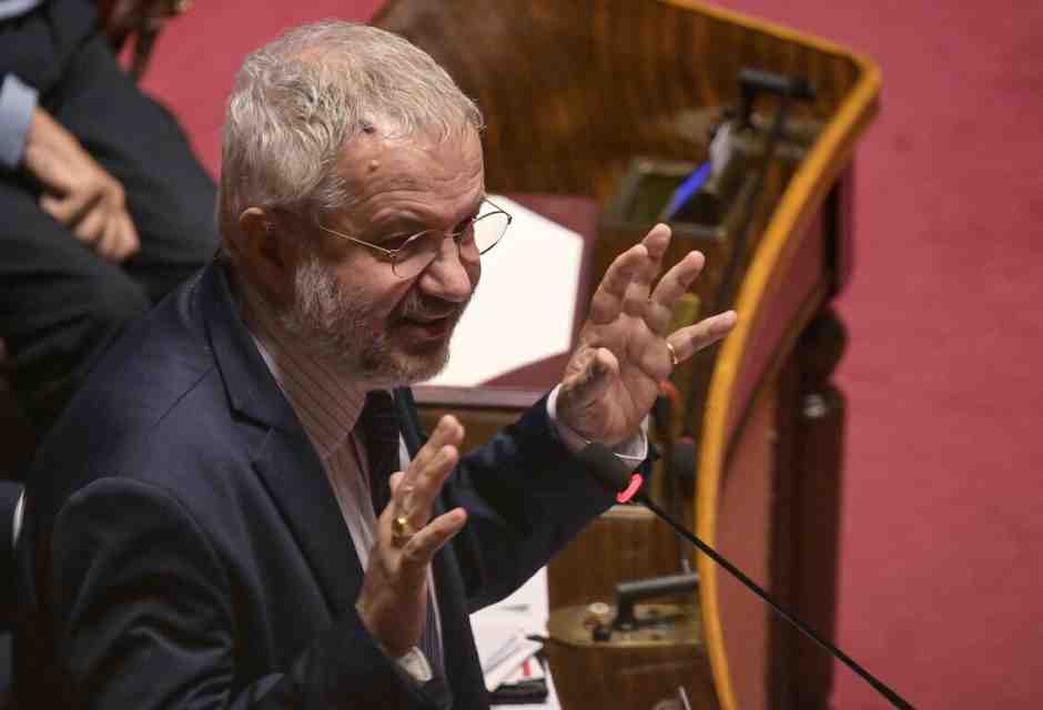 Borghi (Lega): "Non voterò il decreto Ucraina"
