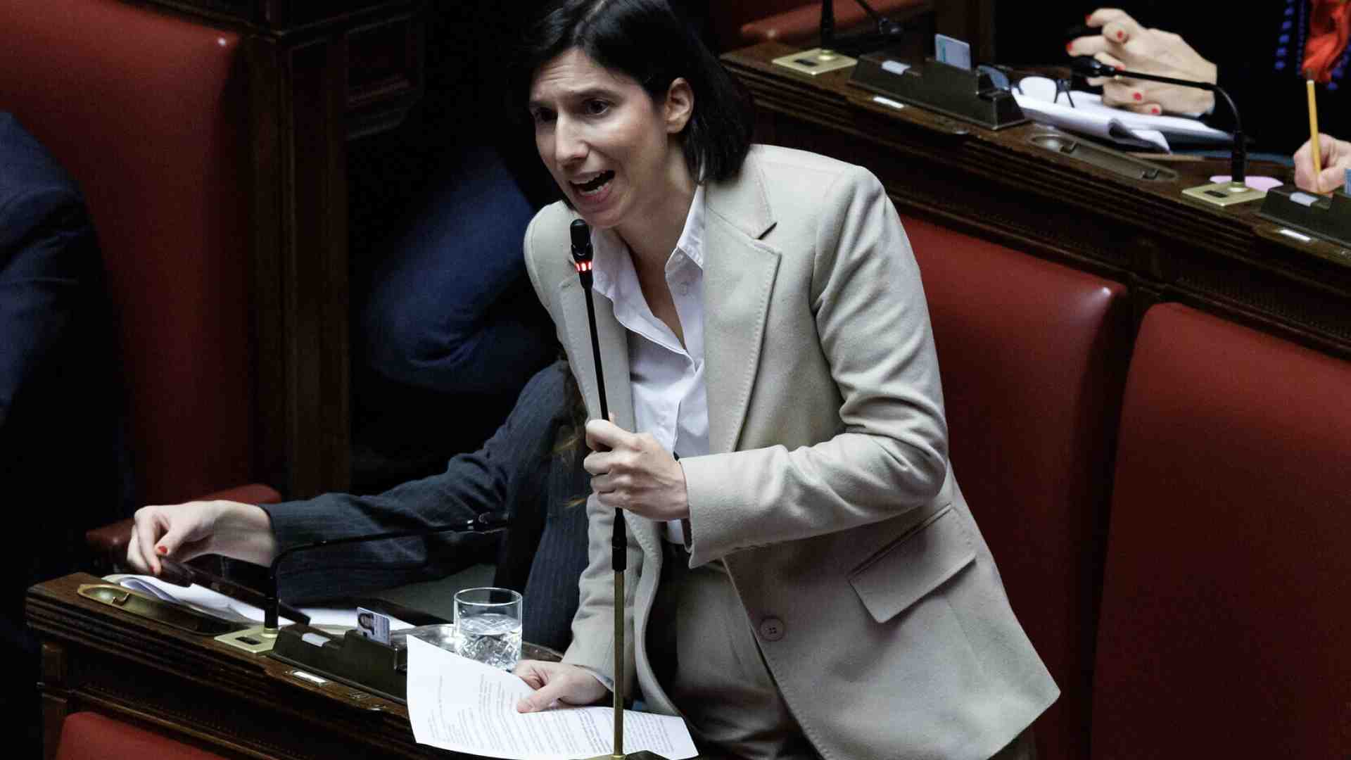 Schlein: "Con Manfredi batto Meloni. La legge elettorale della premier? Vediamo". La notte tilt con Conte