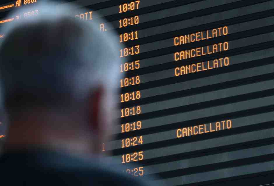 Il 2026 degli scioperi comincia con nuove grane per Salvini: le date da tenere d'occhio per treni, aerei e taxi