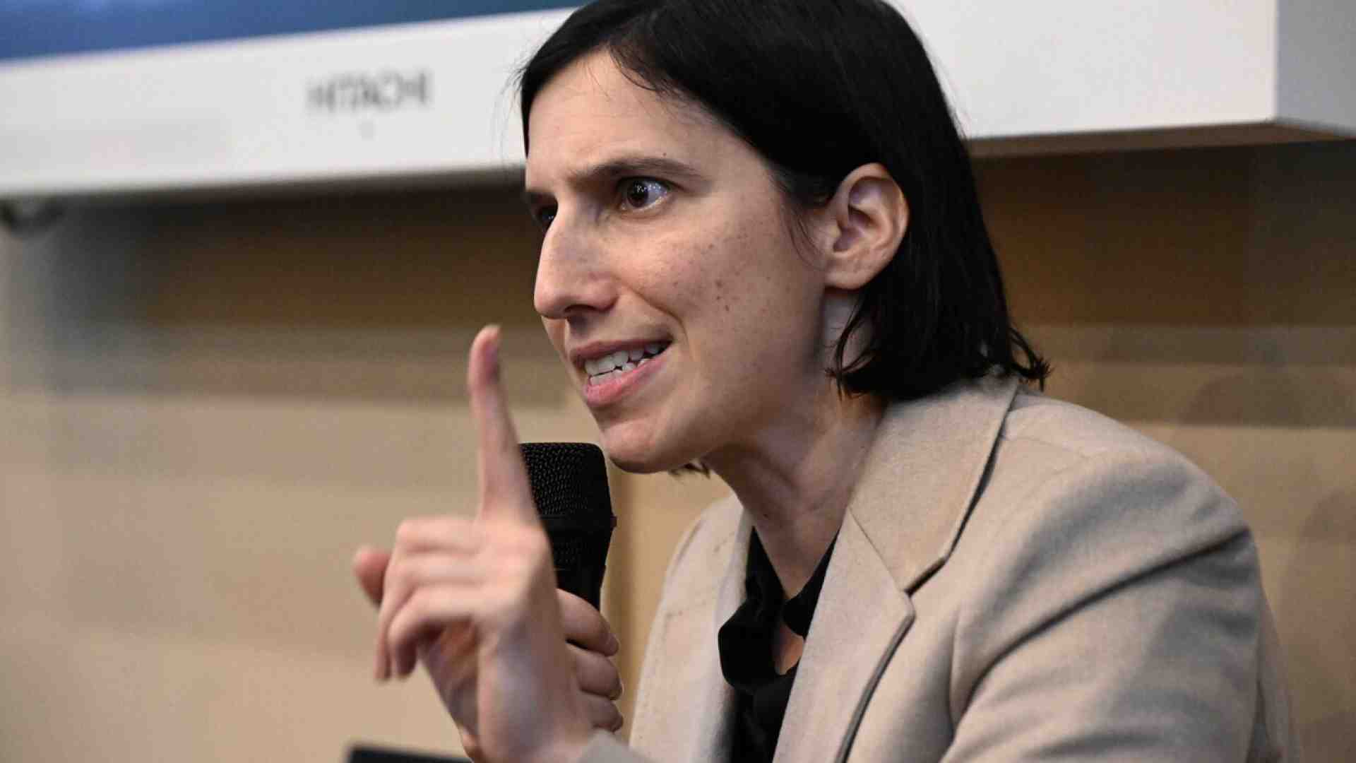 Schlein cambia strategia: tv ed economia per vincere il referendum contro Meloni